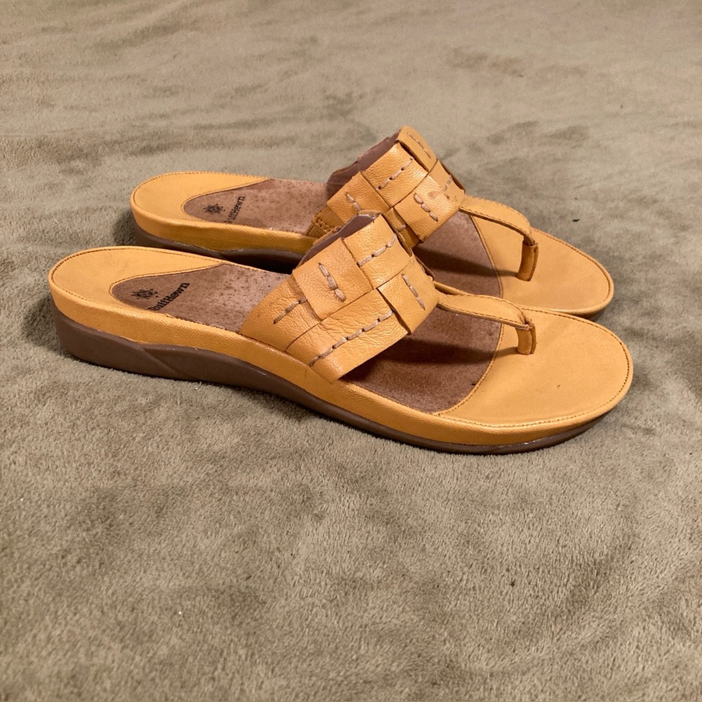 EUC Vintage Ruff Hewn Leather Flip Flop Sandals Size 9M